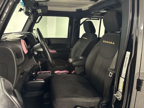 Used 2015 Jeep Wrangler Unlimited Sahara w/ Dual Top Group image 10