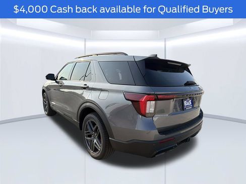 New 2026 Ford Explorer ST-Line w/ ST-Line Street Pack AWD/4WD image 6