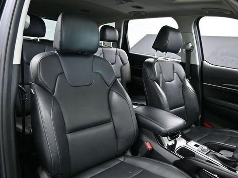 Used 2025 Kia Telluride S FWD image 54