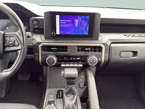 Used 2024 Toyota Tacoma SR AWD/4WD image 21