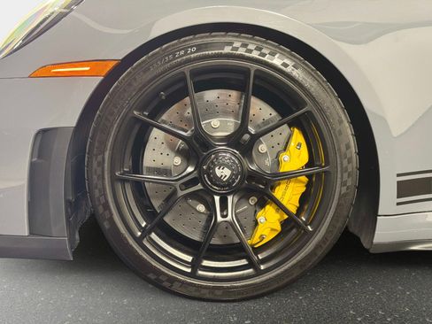 Used 2025 Porsche 911 GT3 RWD image 12