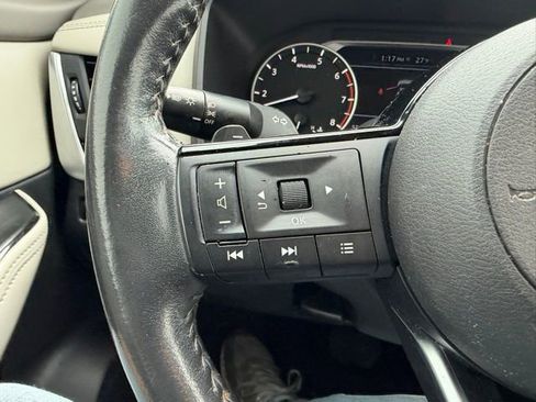 Used 2023 Nissan Rogue SV w/ SV Premium B Package image 23