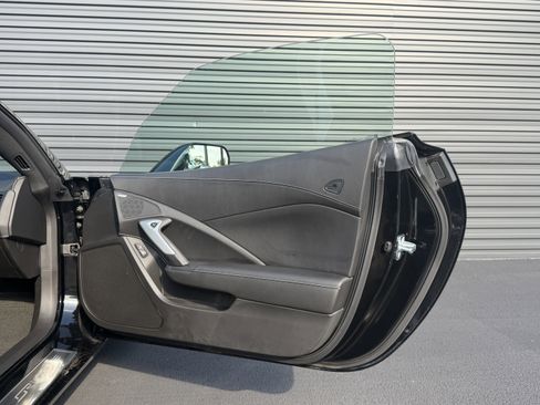 Used 2019 Chevrolet Corvette Stingray Convertible w/ 1LT RWD image 12