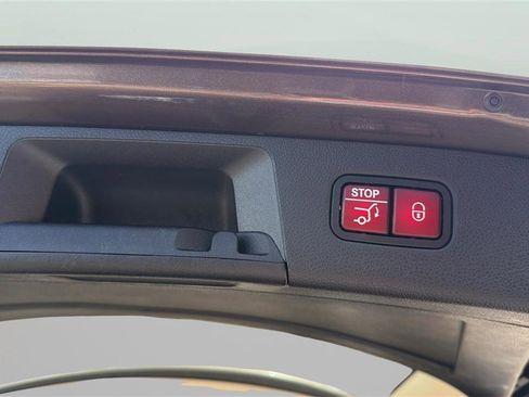 Used 2015 Mercedes-Benz GLK 350 4MATIC image 32