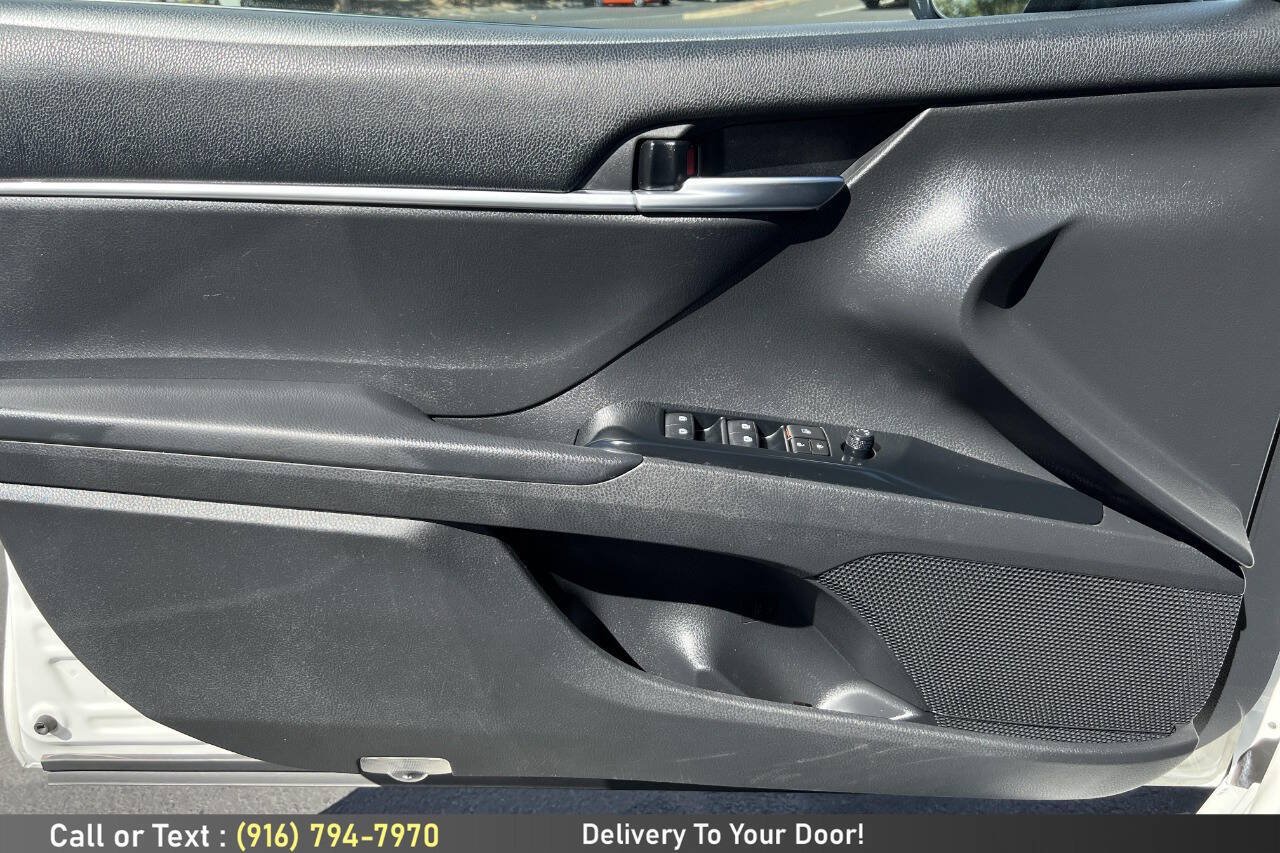 Used 2018 Toyota Camry LE FWD image 18