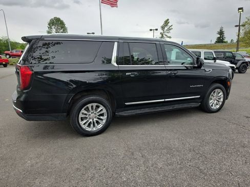 Used 2024 GMC Yukon XL SLT w/ SLT Luxury Package AWD/4WD image 4