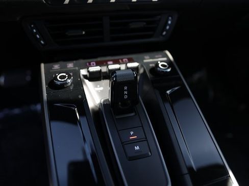 Certified 2025 Porsche 911 Carrera image 19