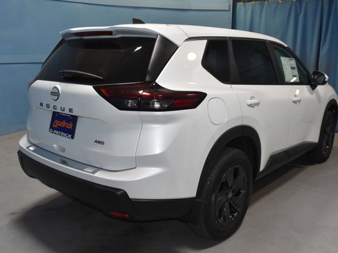 New 2026 Nissan Rogue SV w/ Cold Weather Package AWD/4WD image 22