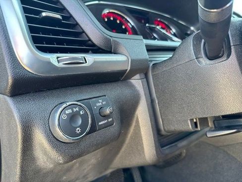 Used 2013 GMC Acadia SLE FWD image 19