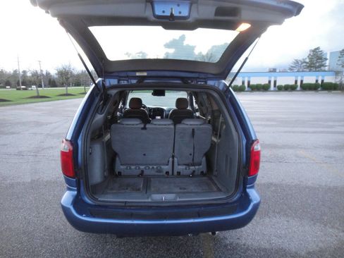Used 2007 Dodge Grand Caravan SXT w/ Leather Interior Group image 27