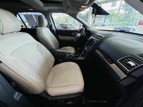 Used 2017 Ford Explorer Platinum AWD/4WD image 41