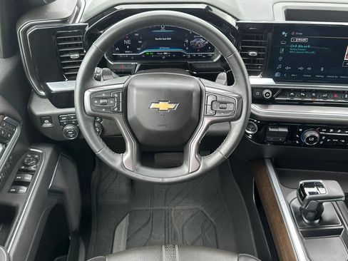 Used 2025 Chevrolet Silverado 1500 High Country AWD/4WD image 15