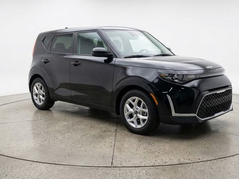 Used 2025 Kia Soul LX w/ LX Technology Package FWD image 1