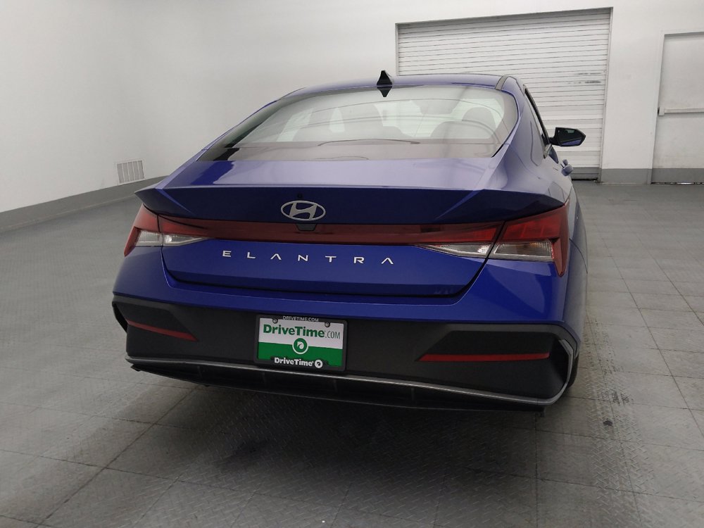 Used 2025 Hyundai Elantra SE FWD image 7