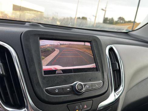 Used 2022 Chevrolet Equinox LT image 23