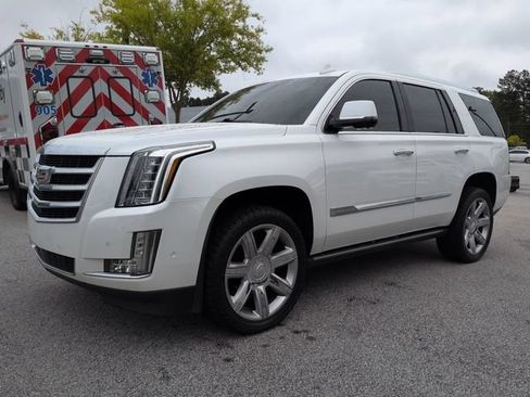 Used 2019 Cadillac Escalade Premium Luxury AWD/4WD image 7