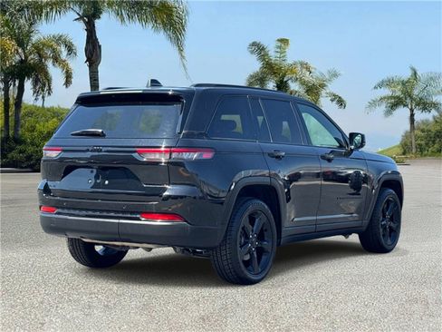 Certified 2023 Jeep Grand Cherokee Altitude AWD/4WD image 4