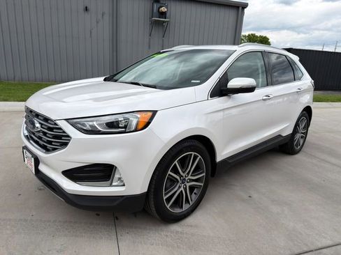 Used 2019 Ford Edge Titanium w/ Cold Weather Package AWD/4WD image 3