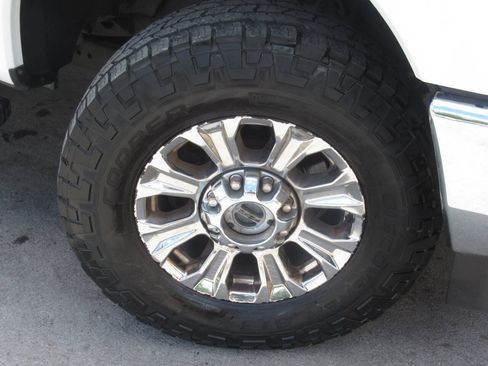 Used 2017 Ford F250 Lariat w/ Chrome Package AWD/4WD image 6