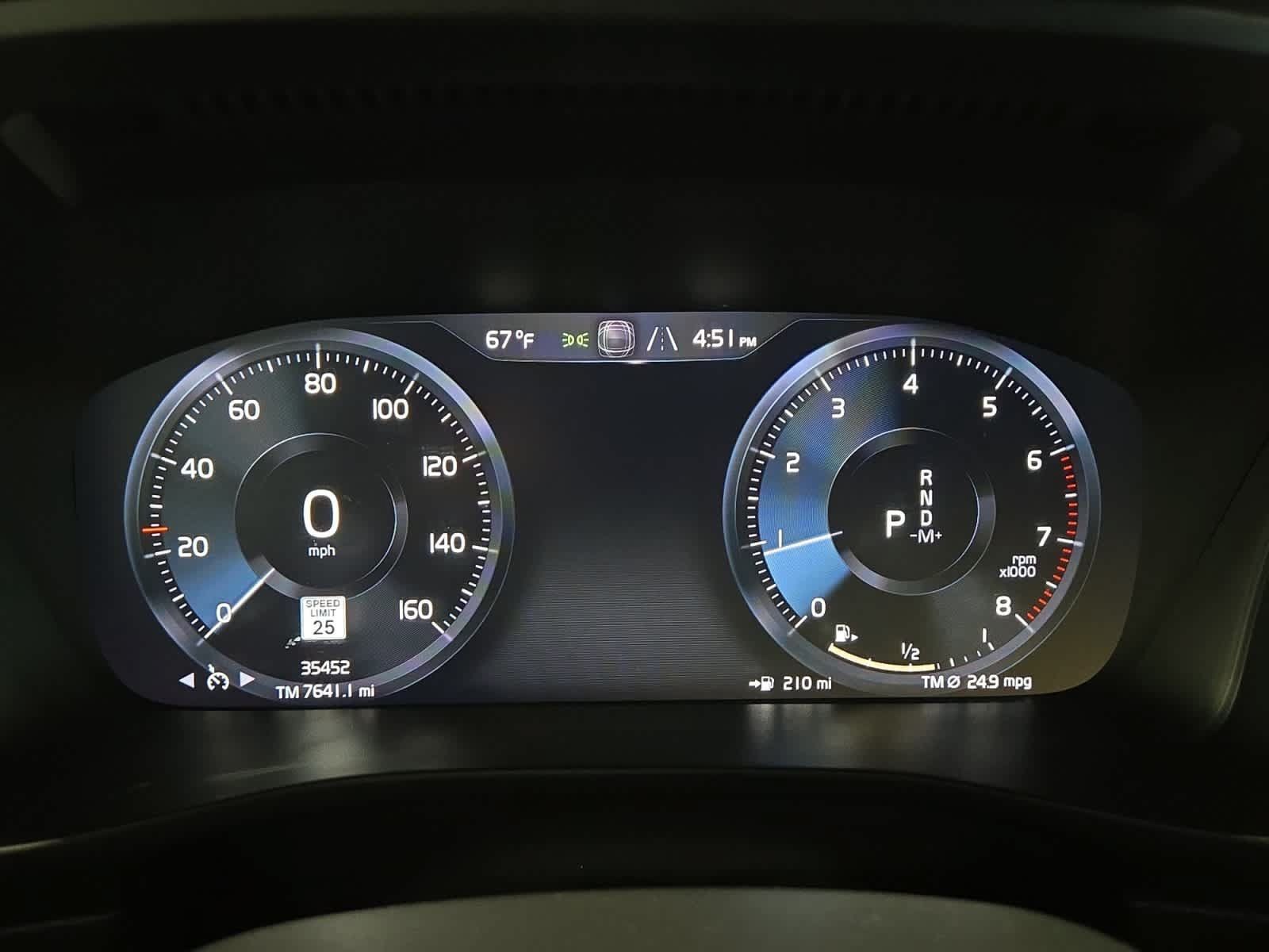 Used 2020 Volvo XC40 T5 Momentum AWD/4WD image 5