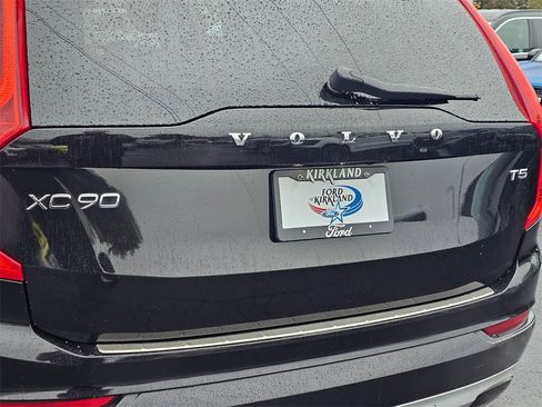 Used 2017 Volvo XC90 T5 Momentum w/ Vision Package image 13