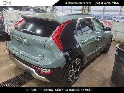 Used 2023 Kia Niro SX Touring FWD image 4