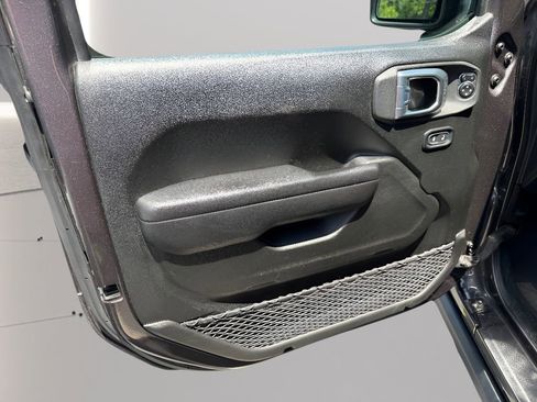 Used 2024 Jeep Wrangler Unlimited Rubicon 4xe AWD/4WD image 19