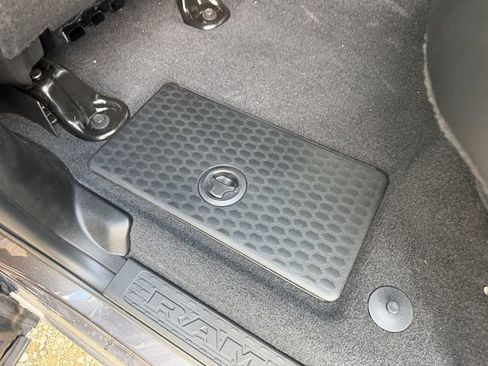 New 2026 RAM 2500 Laramie AWD/4WD image 25