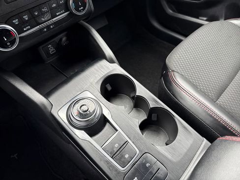Used 2025 Ford Escape ST-Line image 25