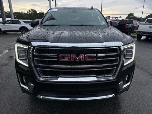 Used 2022 GMC Yukon XL SLT image 2