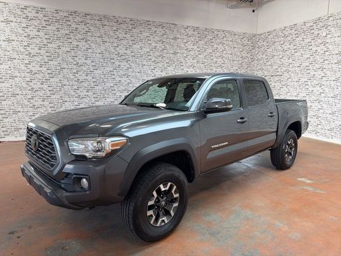 Used 2021 Toyota Tacoma TRD Off-Road w/ Technology Package AWD/4WD image 3