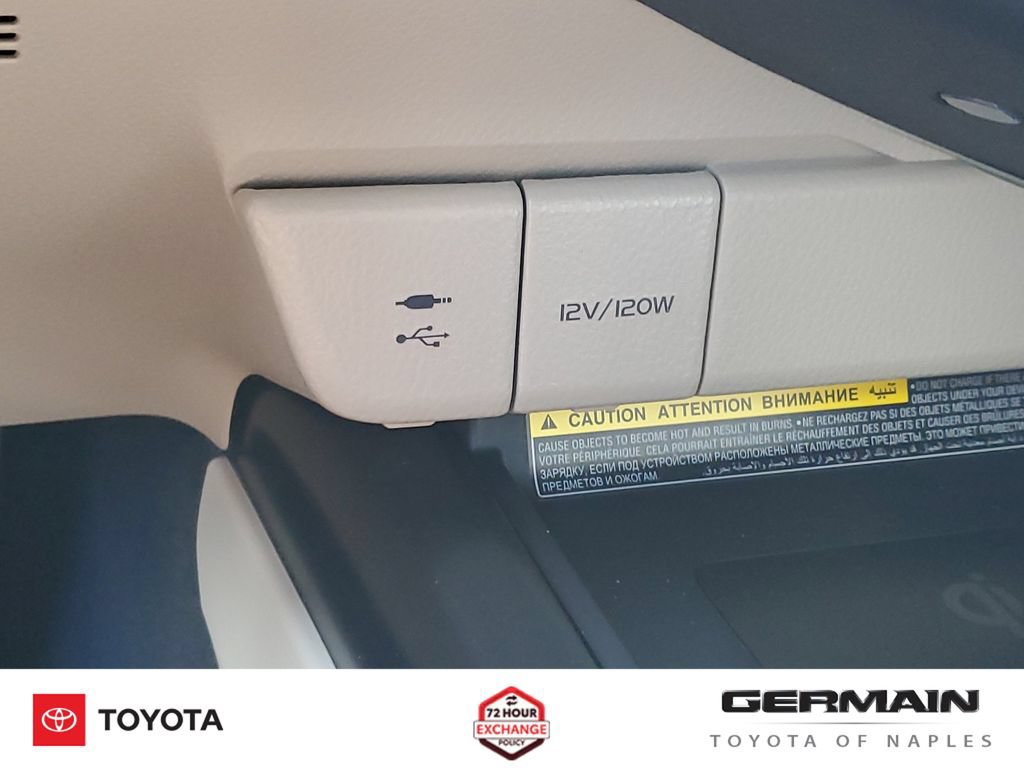 Used 2019 Toyota Camry XLE w/ Navigation Package FWD image 32