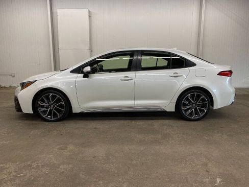 Used 2020 Toyota Corolla SE w/ Carpet Mat Package (TMS) FWD image 2