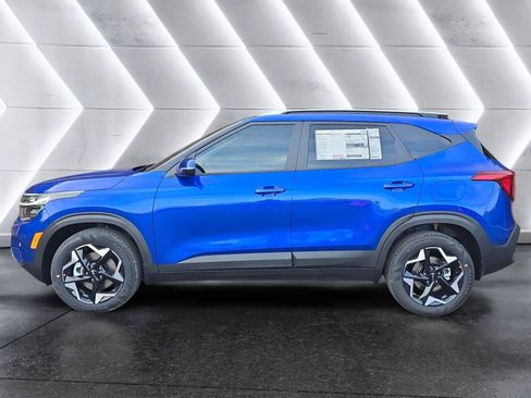 New 2026 Kia Seltos S AWD/4WD image 2