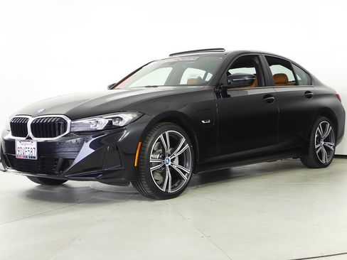 Certified 2023 BMW 330e w/ Premium Package image 2