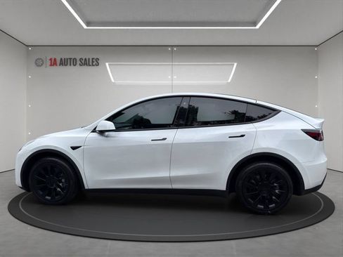 Used 2020 Tesla Model Y Long Range AWD/4WD image 2