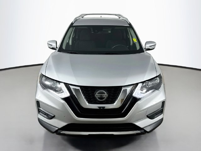 Used 2019 Nissan Rogue S w/ Special Edition Package FWD image 2