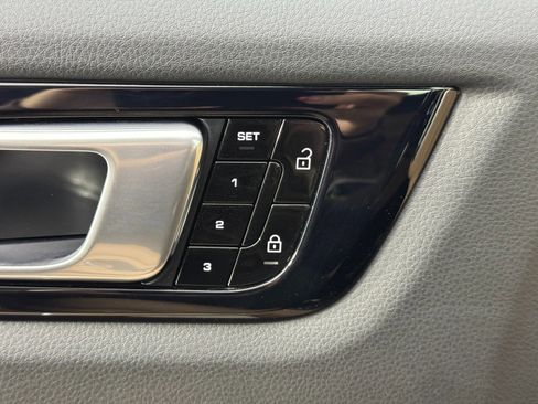 Used 2019 Kia Niro LX image 16