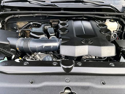 Used 2024 Toyota 4Runner TRD Off-Road Premium image 10