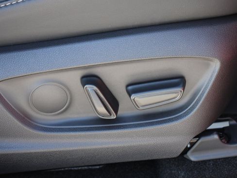 Used 2025 Toyota Crown Signia image 23