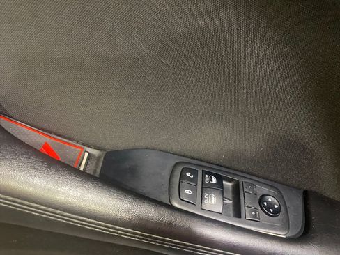 Used 2019 Dodge Challenger R/T image 7