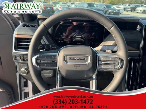 Used 2025 GMC Yukon Denali AWD/4WD image 19