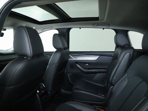 Used 2024 MAZDA CX-90 3.3 Turbo w/ Premium Package image 16