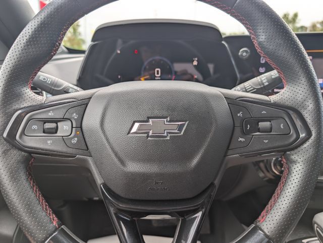 Used 2024 Chevrolet Trax RS w/ Sunroof Package FWD image 20