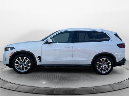 Used 2024 BMW X5 xDrive40i w/ Parking Assistance Package AWD/4WD image 4