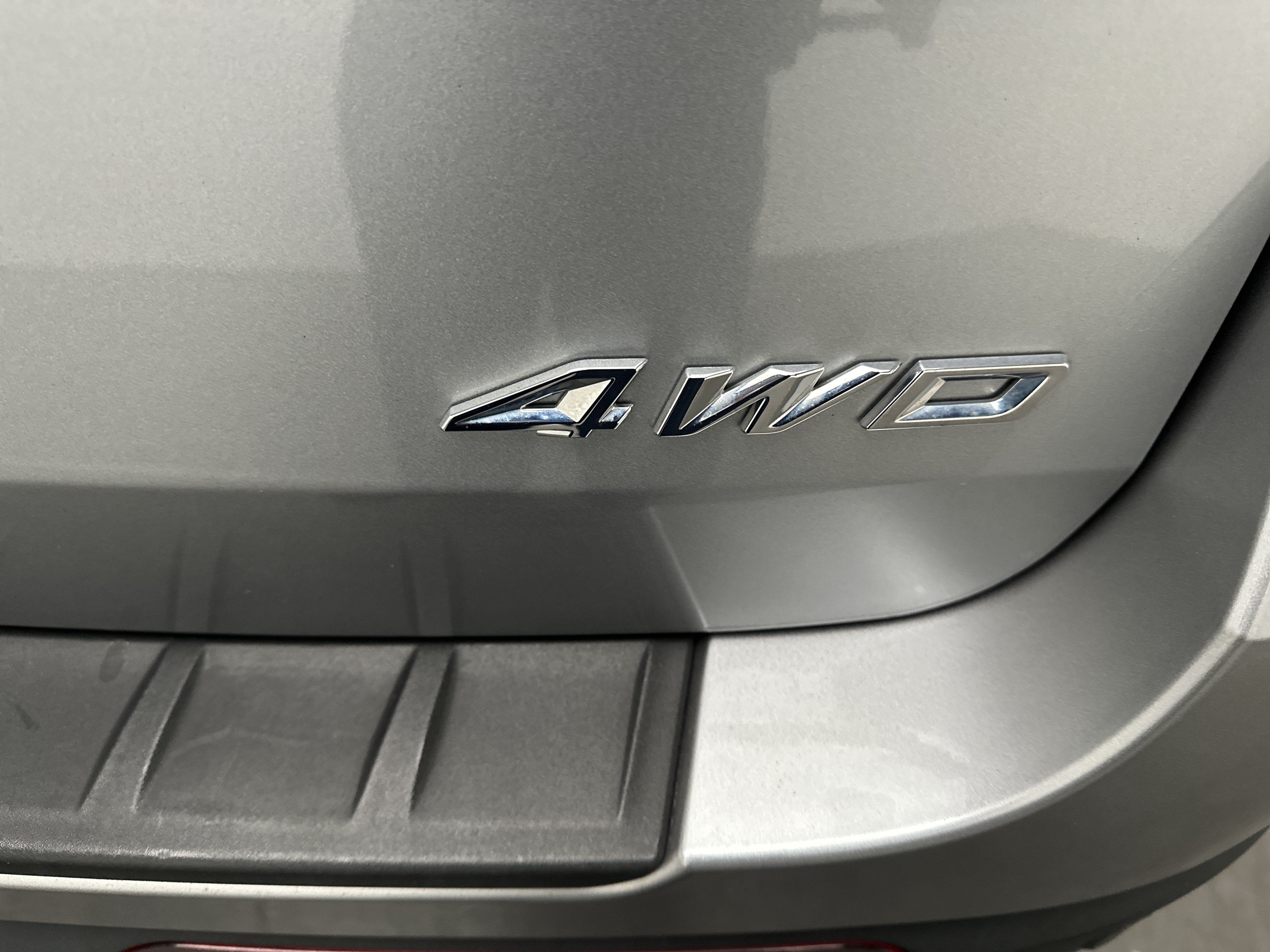 Used 2023 Ford Explorer XLT w/ Equipment Group 202A AWD/4WD image 14