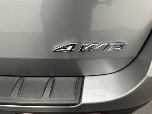 Used 2023 Ford Explorer XLT w/ Equipment Group 202A AWD/4WD image 14