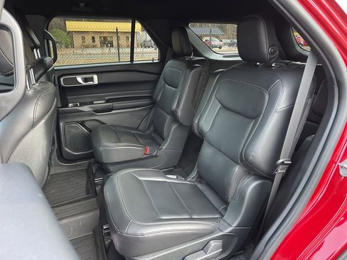 Used 2020 Ford Explorer XLT w/ Equipment Group 202A image 20