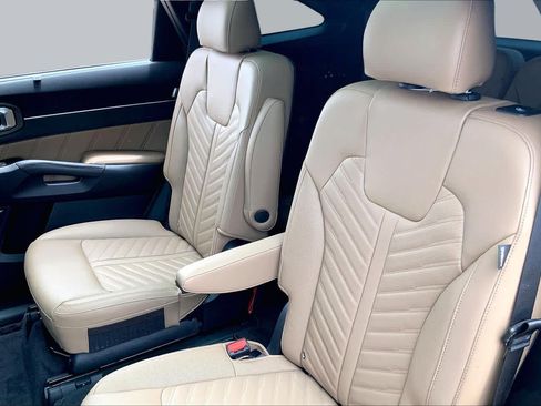 Certified 2025 Kia Sorento SX Prestige w/ Olive Brown Leather Package AWD/4WD image 21