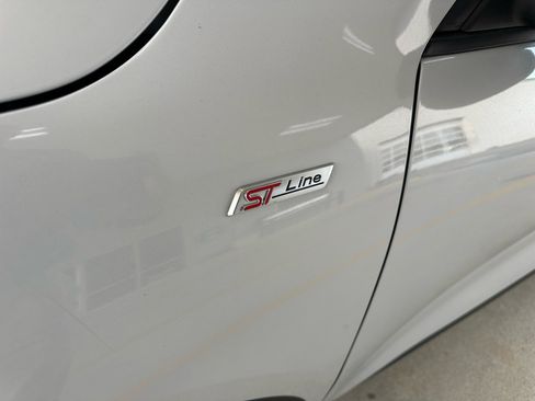 Used 2025 Ford Escape ST-Line w/ Tech Pack #1 FWD image 5